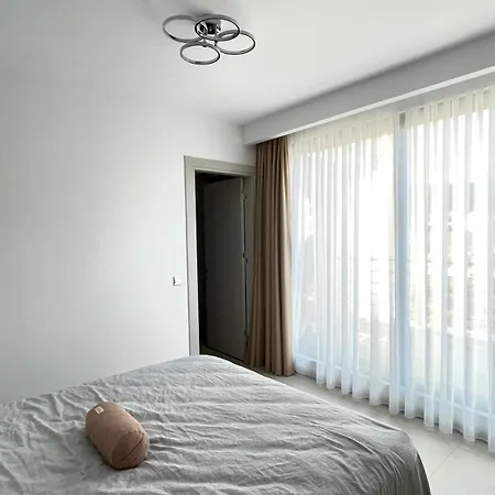 Mykonos Sitesinde 2 Odali Oezel Havuzlu * Δερύνεια