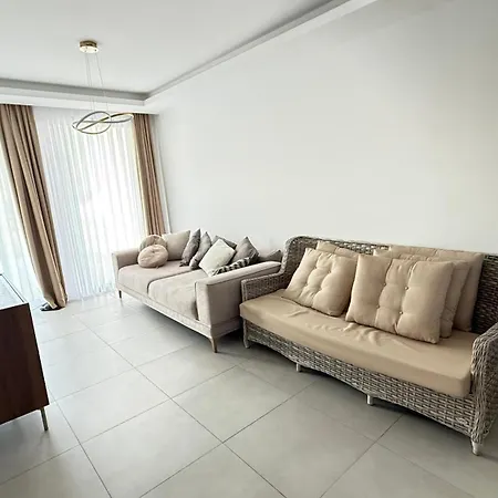 Mykonos Sitesinde 2 Odali Oezel Havuzlu Apartment Dherinia