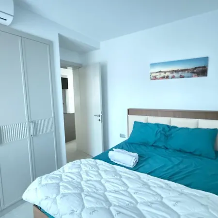 Mykonos Sitesinde 2 Odali Oezel Havuzlu Apartment Dherinia